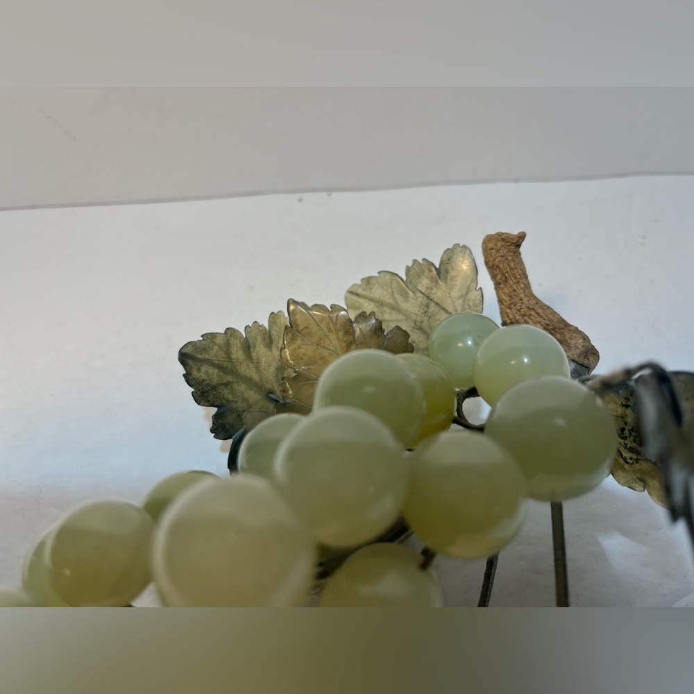MCM Carved Polished Stone Green Grape Cluster w/ Jade Leaves - Picture 3 of 6